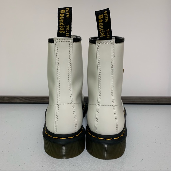 The Dr. Martens Women’s 1460 Smooth Leather Lace Up Boots-Size 6 NWT - Picture 2 of 11